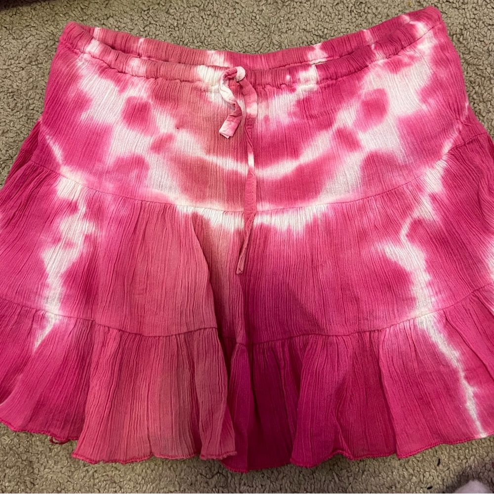 pink skirt